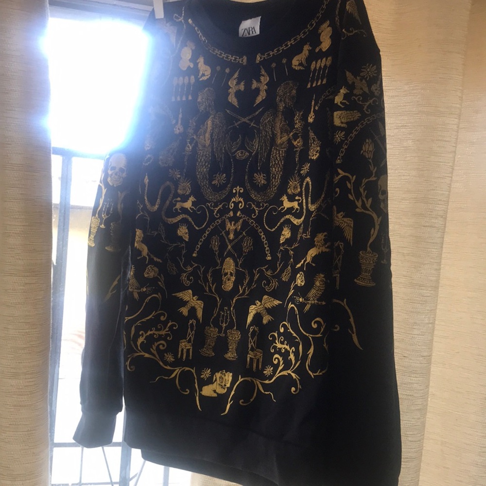 Size L Zara crew neck sweater
